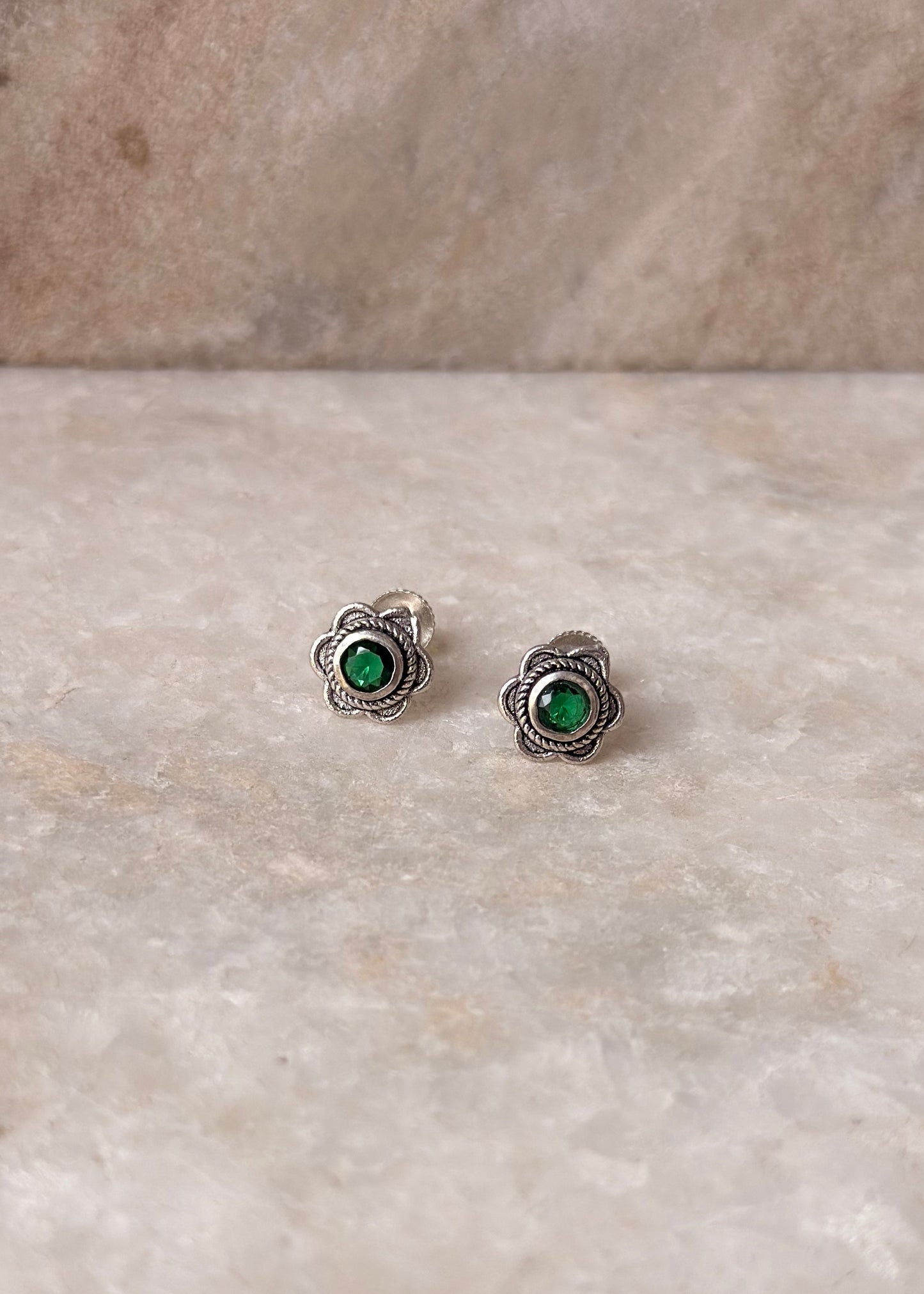 925 Sterling Silver South Screw Green Cz Flower Studs