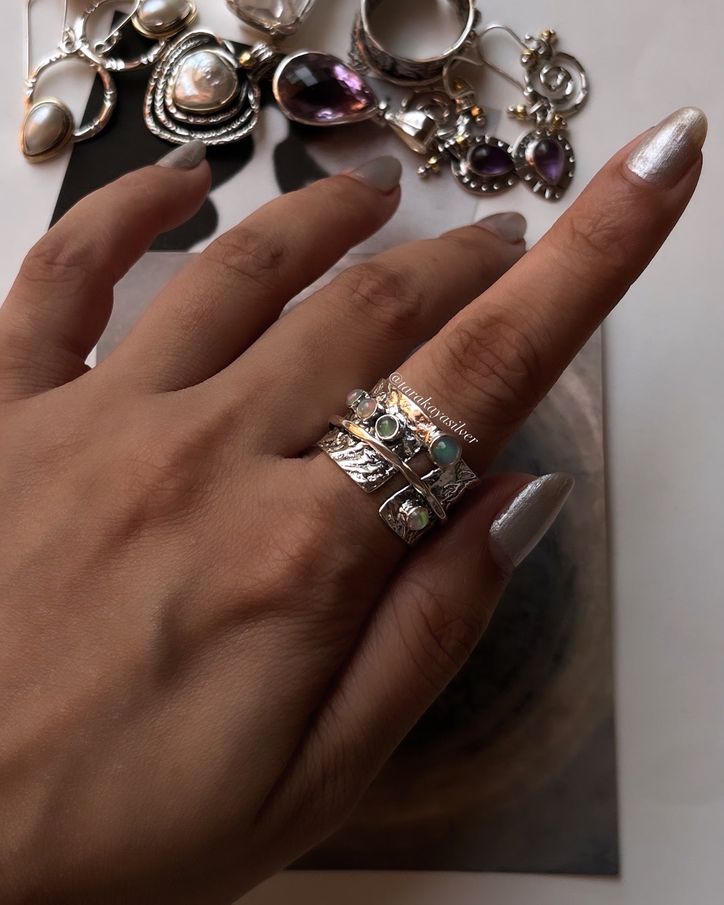 Rustic wrap design 925 silver ring with natural Ethiopian opal spinner