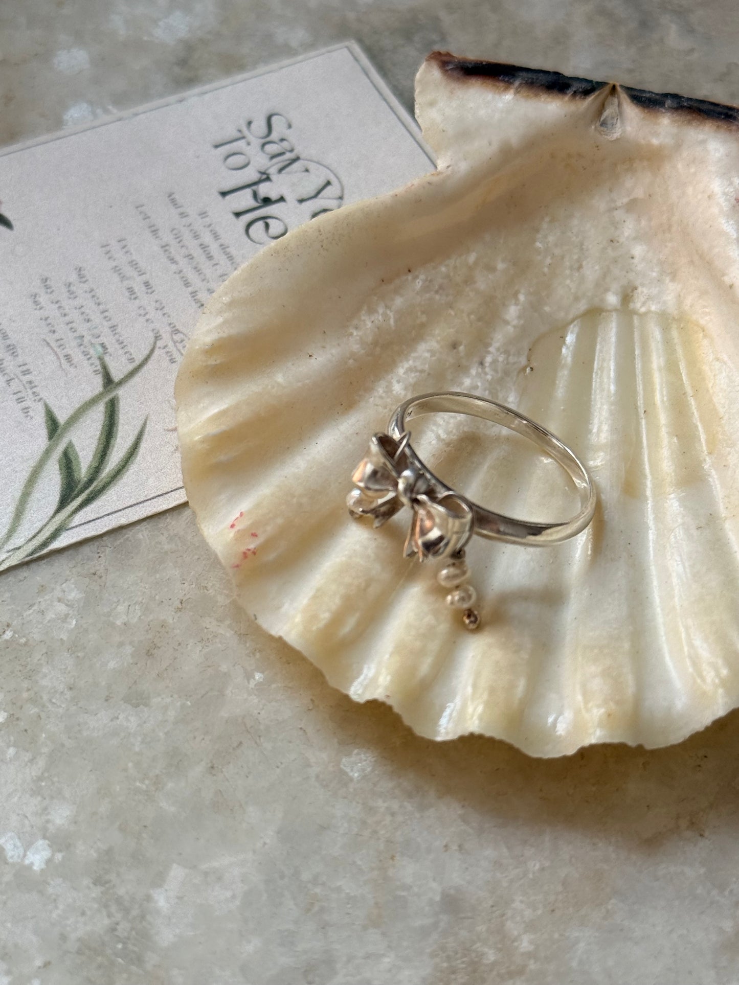 925 Sterling Silver 3D Pretty Boho Bow, 2 Shiny Pearls Ring