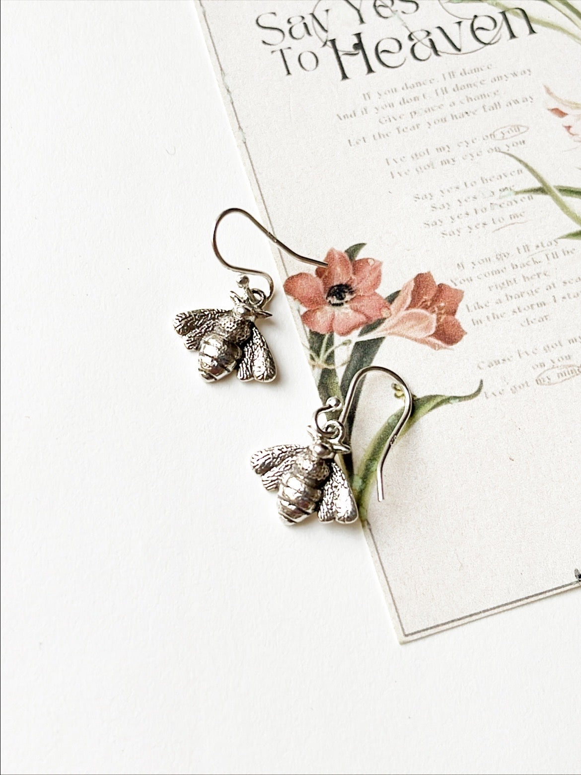 Nature inspired 925 silver bee hook earrings  