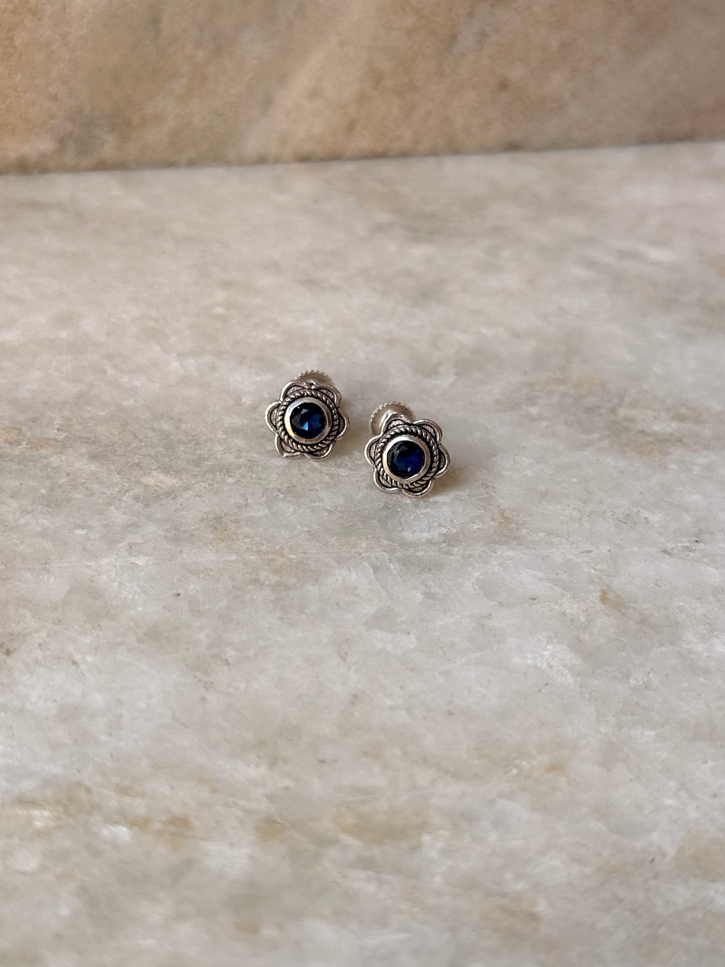 925 Sterling Silver South Screw Blue Cz Flower Studs