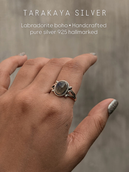 925 Sterling Silver Labradorite Oval Stone Ring