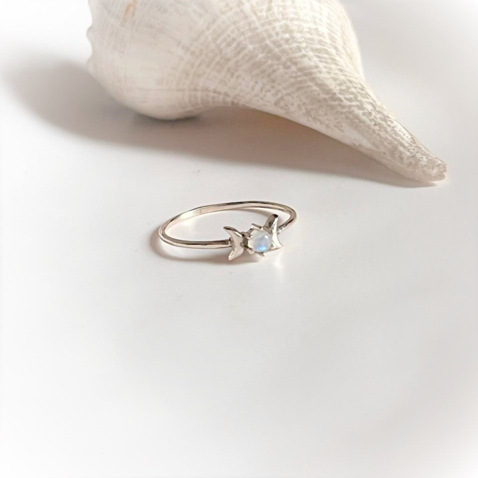 Handcrafted Moonstone Ring with Moon Phases in Silver