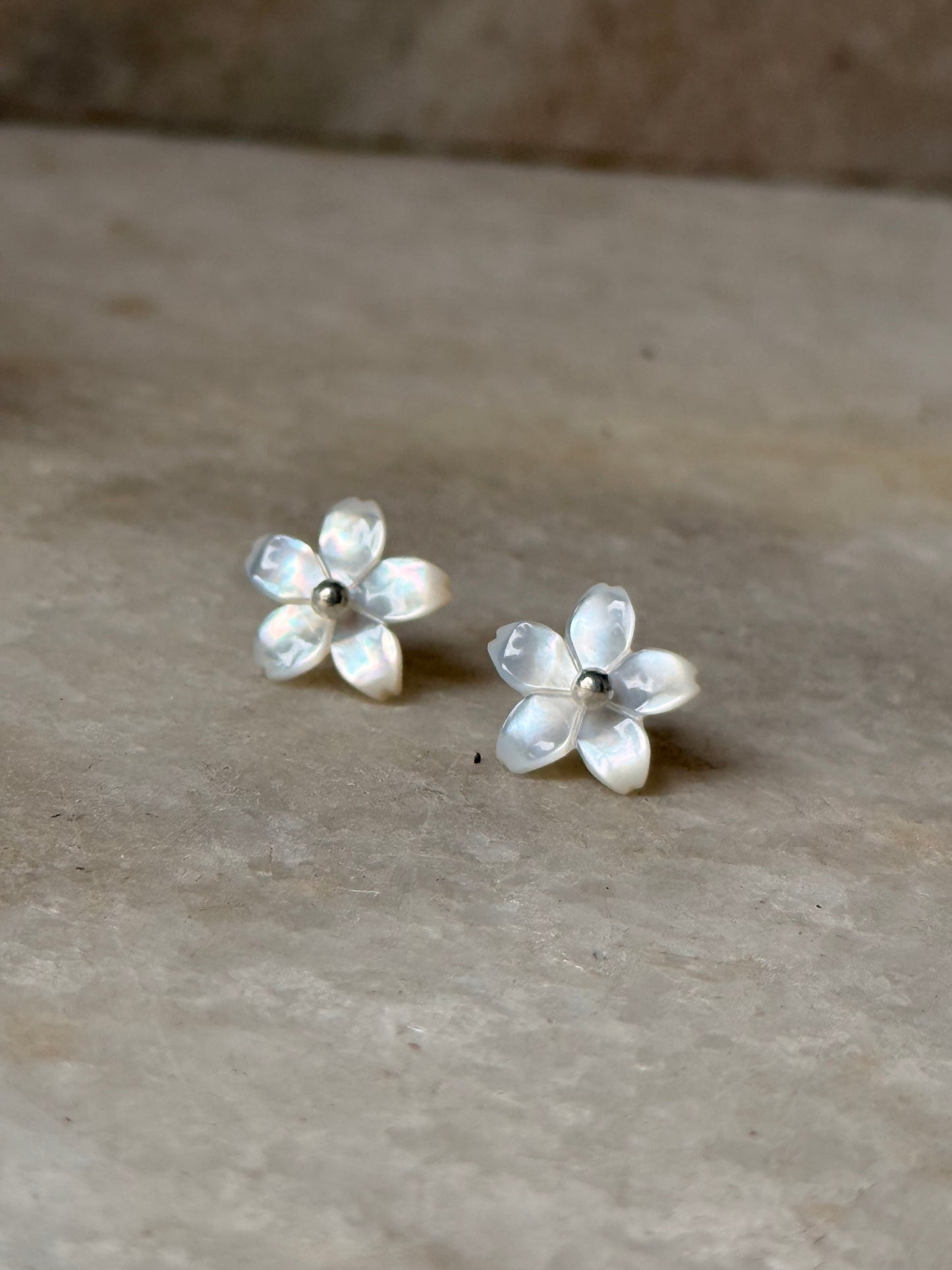 925 Sterling Silver Mother of Pearl Flower Carved Studs