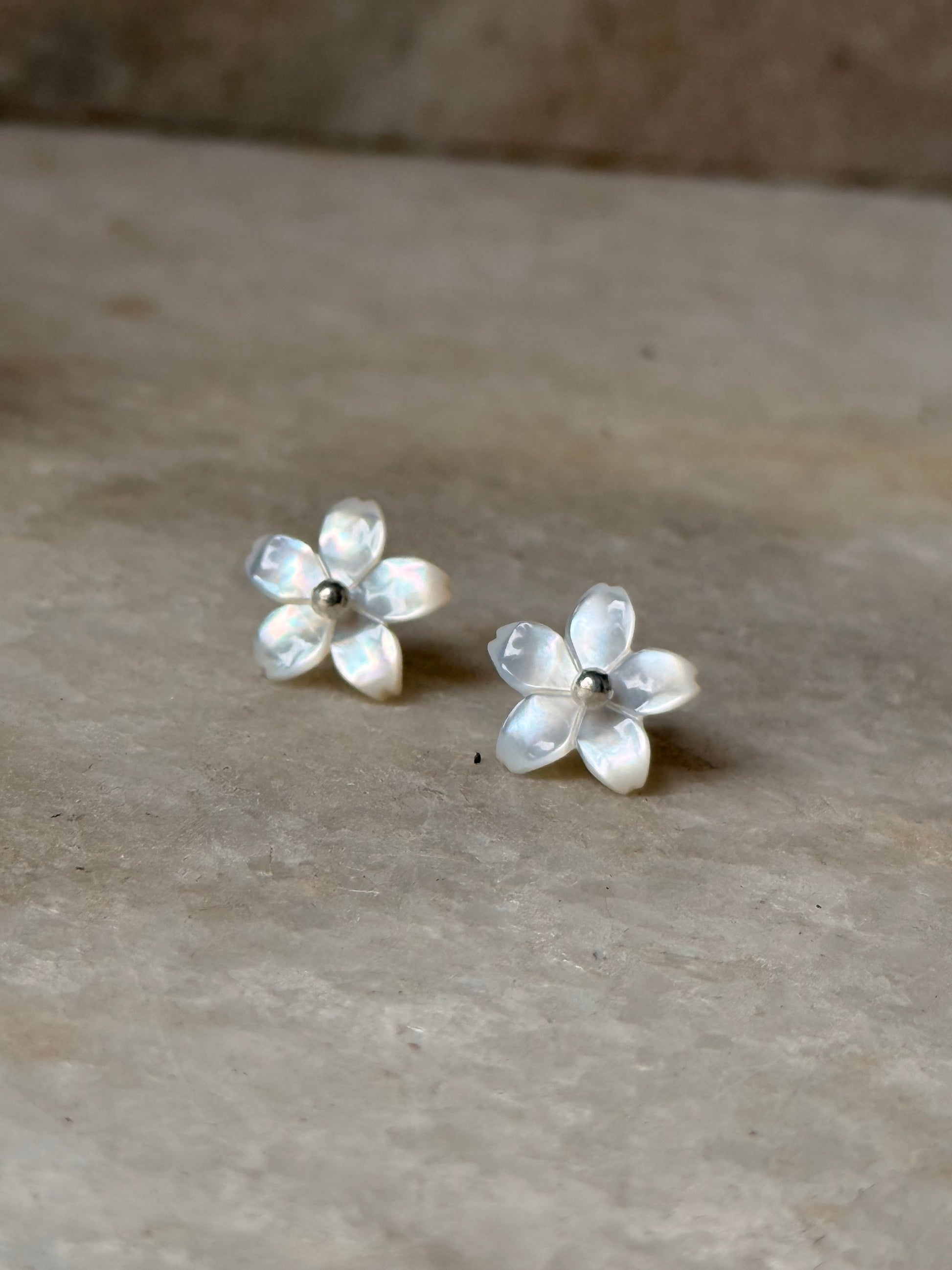 925 Sterling Silver Mother of Pearl Flower Carved Studs