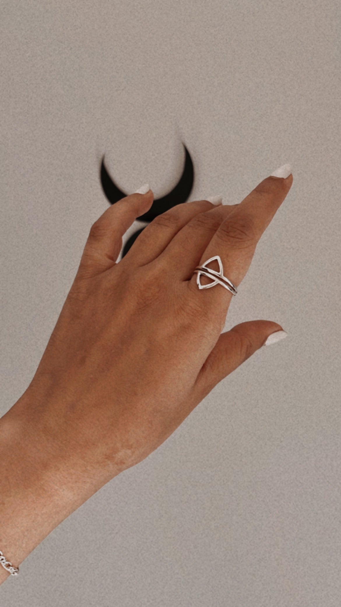 Chic duality silver ring with smooth, polished finish