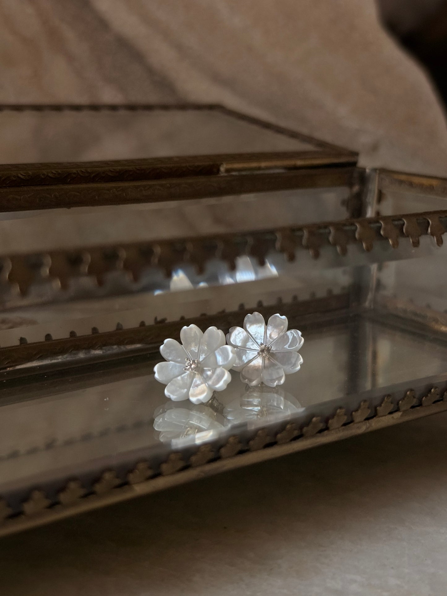 925 Sterling Silver Mother of Pearl Flower Craved - White Topaz Tiny Studs- 2 in 1