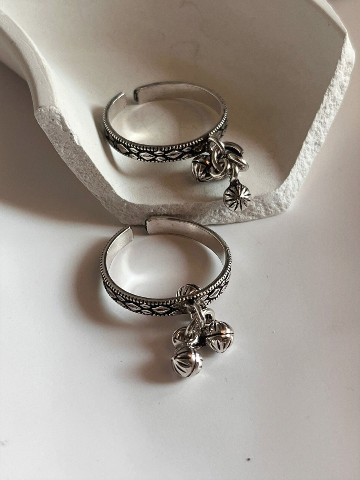 Pure silver toe ring featuring ghungroo bells for a unique style