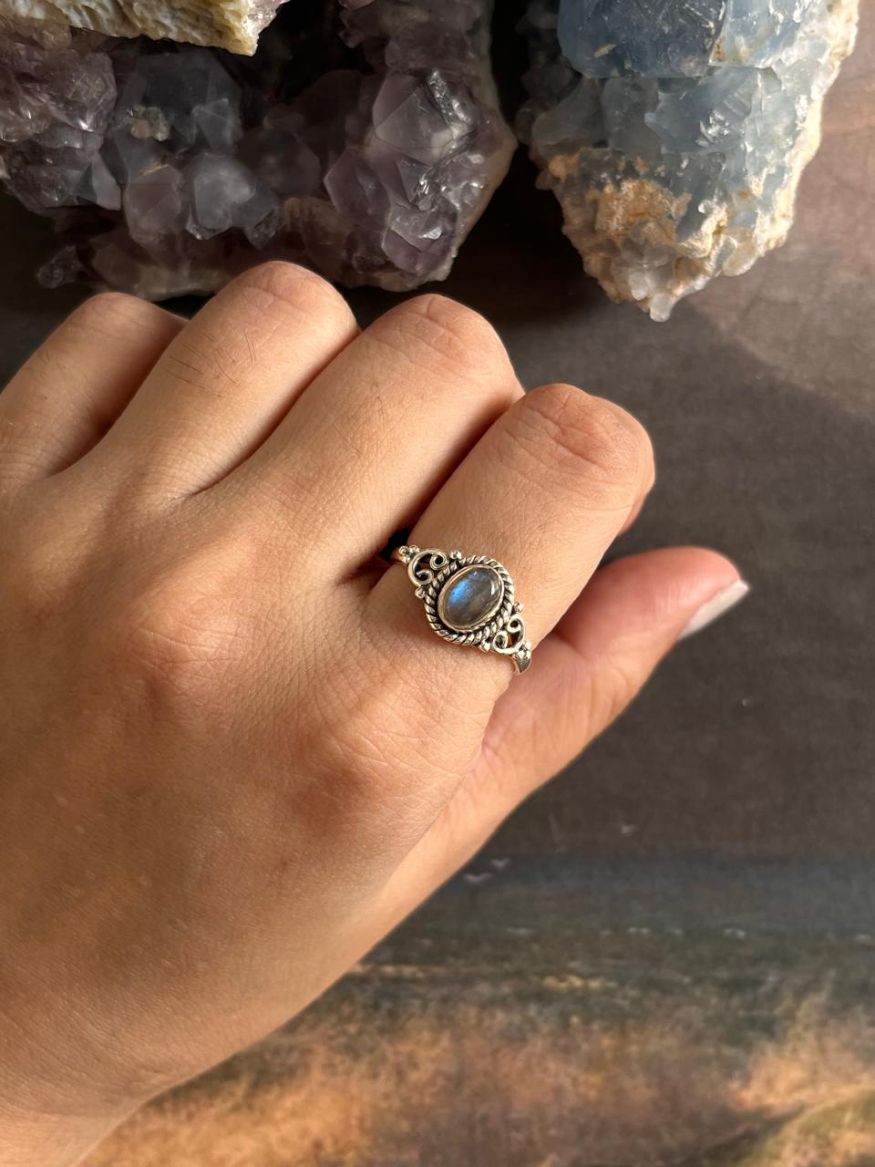Boho Style Oval Labradorite Silver Ring for Unique Look