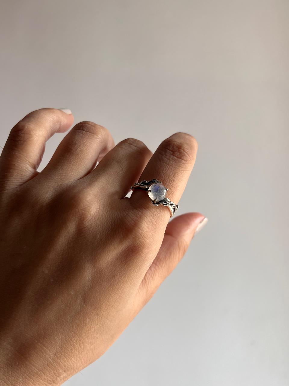Charming Moonstone Forest Ring in 925 Silver