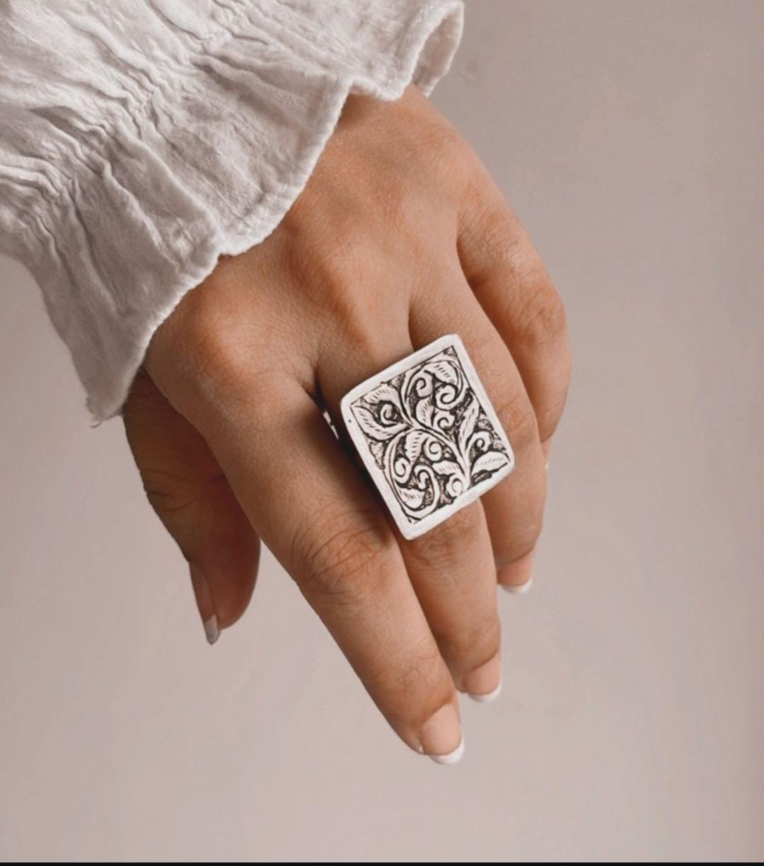 Exquisite tribal Chitai flower ring in sterling silver 925, adjustable fit.