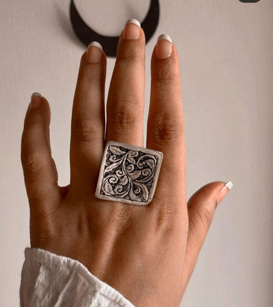 Handcrafted antique tribal Chitai flower ring in sterling silver 925.