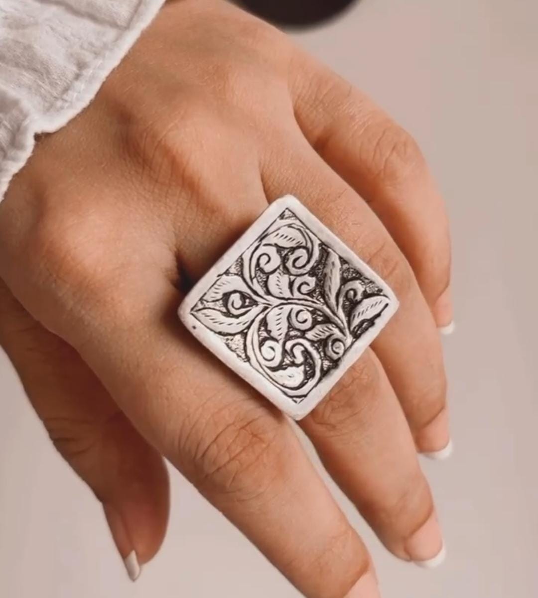 Timeless antique tribal Chitai flower ring in sterling silver 925.