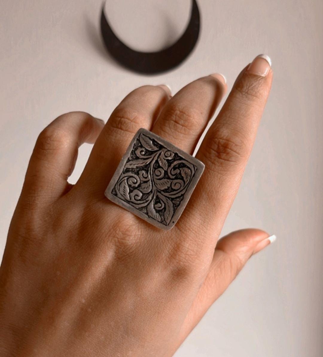 Antique handcrafted adjustable silver 925 ring featuring Chitai flower details.