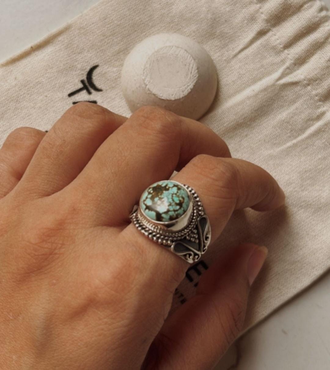 Elegant Tibet turquoise silver ring with boho design