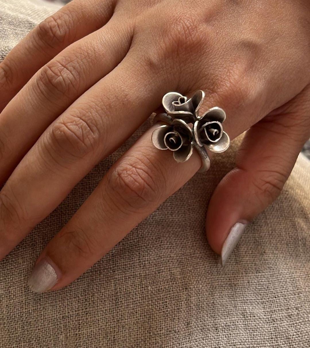 Sterling silver 925 ring with bohemian rose bouquet design