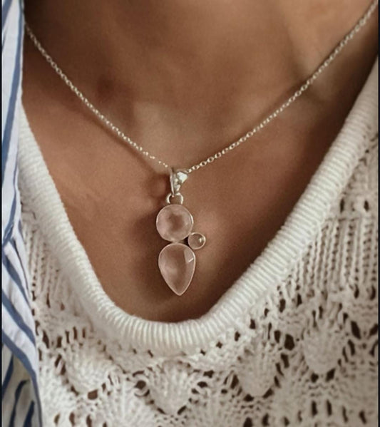 Elegant Rose Quartz Silver Pendant with Cluster Design