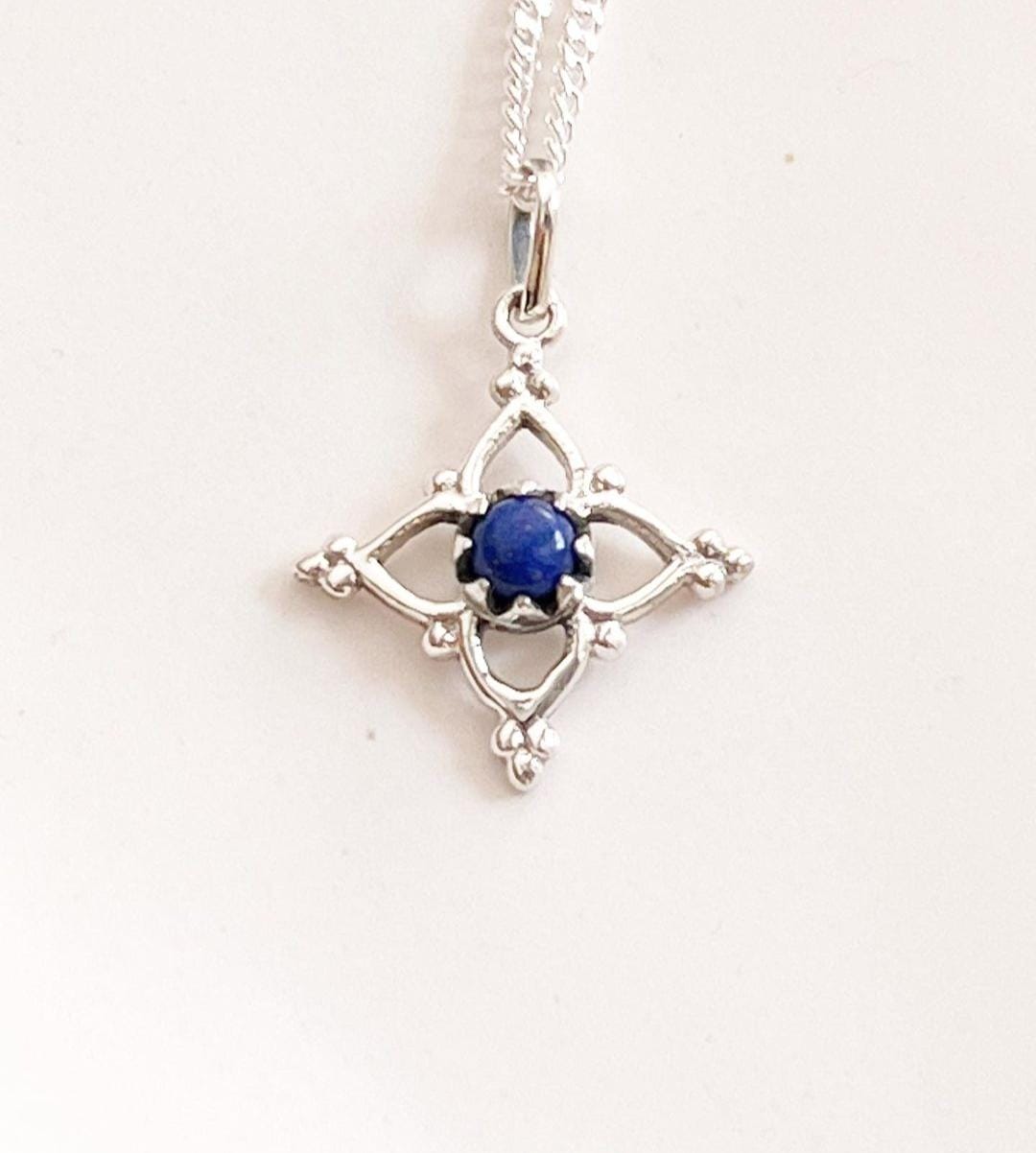 Elegant Lapis Lazuli Flower Pendant with Rawa Design in Silver