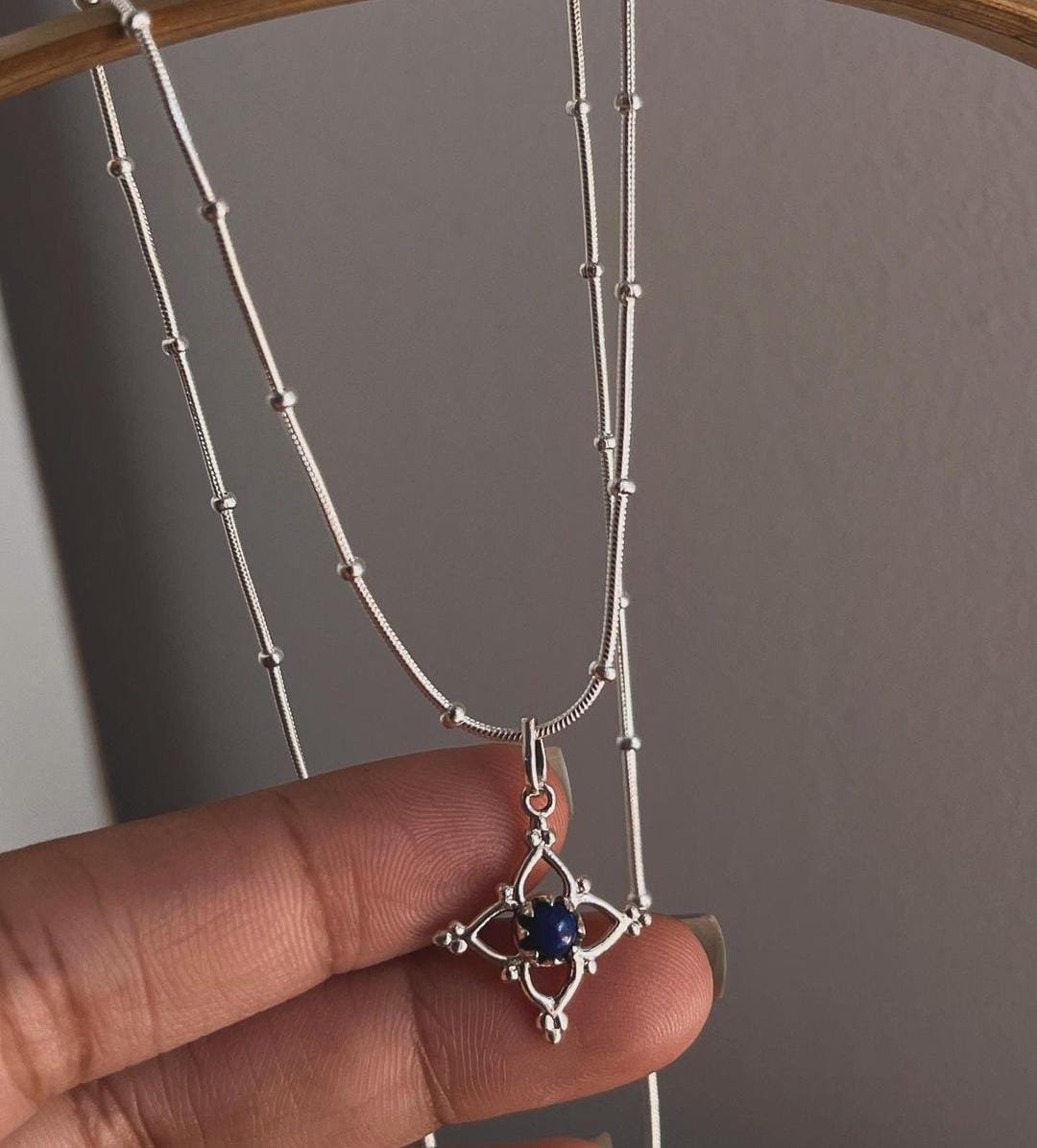 Lapis Lazuli Gemstone Flower Rawa Silver Pendant for Boho Style