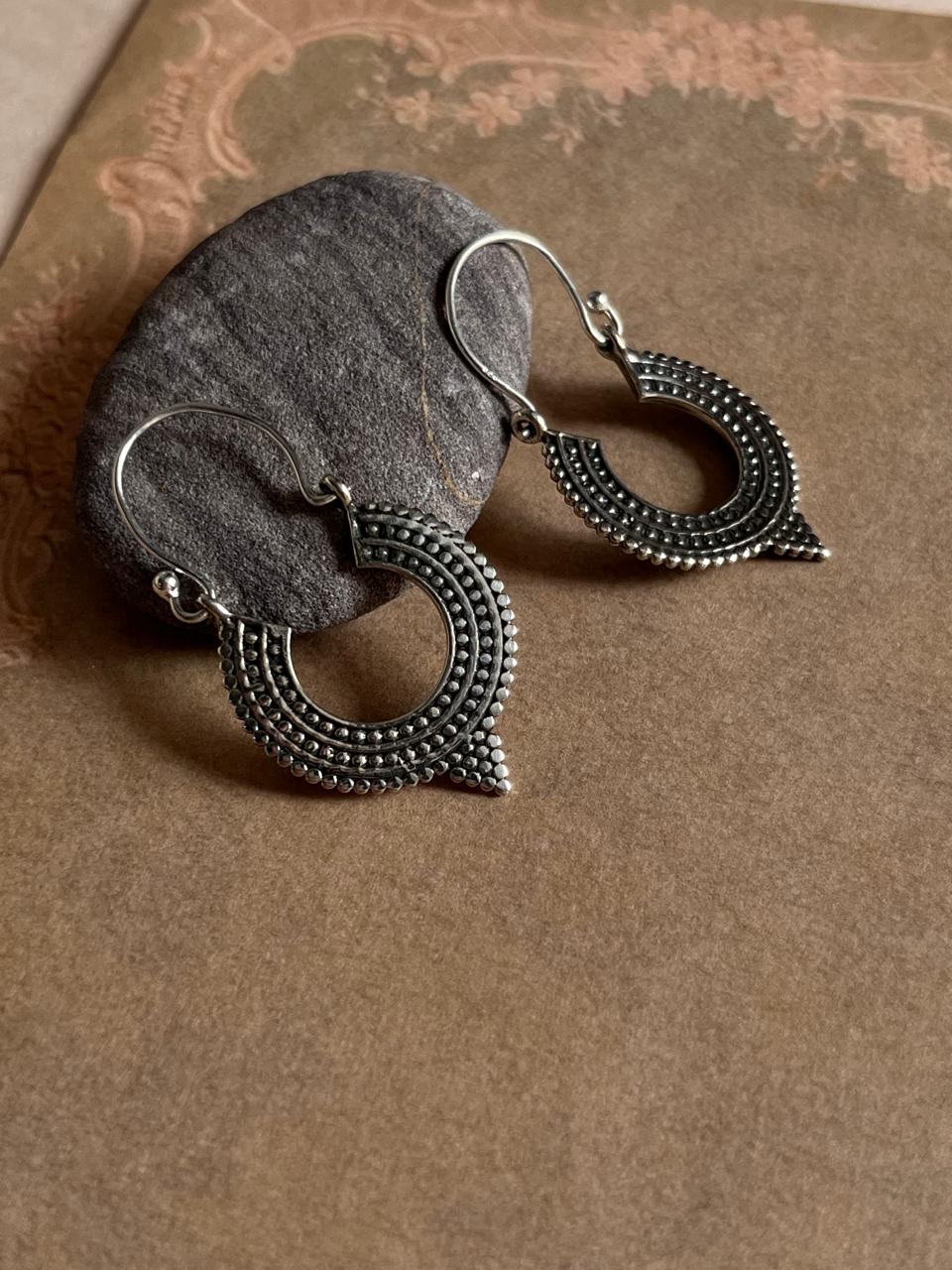 Boho-inspired Gulari Banjara hoops design 2