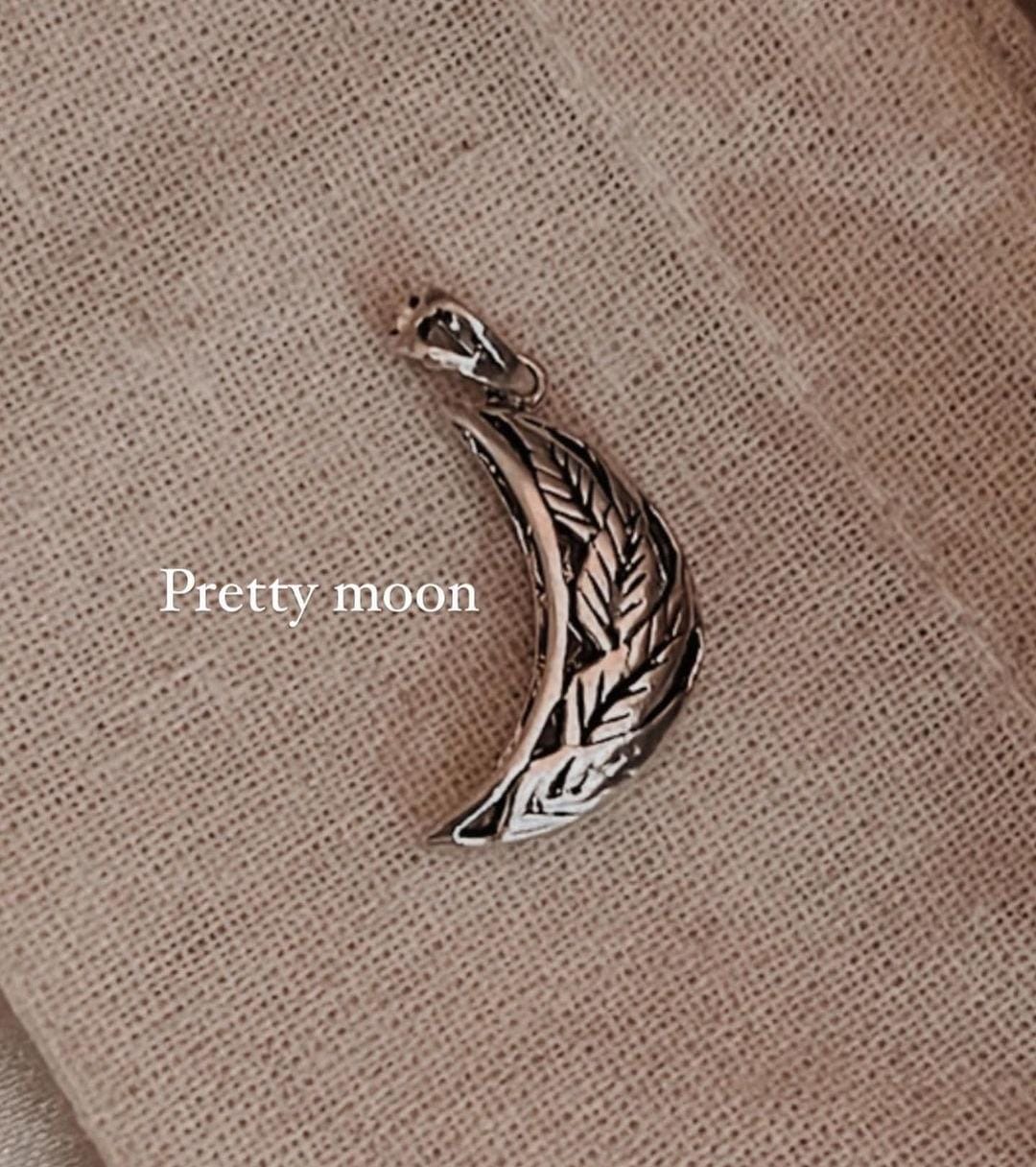 Moon Floral Silver Pendant for a Touch of Boho Chic Style
