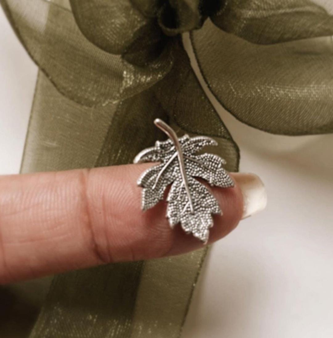 Handcrafted Maple Invisible Hook Silver Pendant for Unique Appeal
