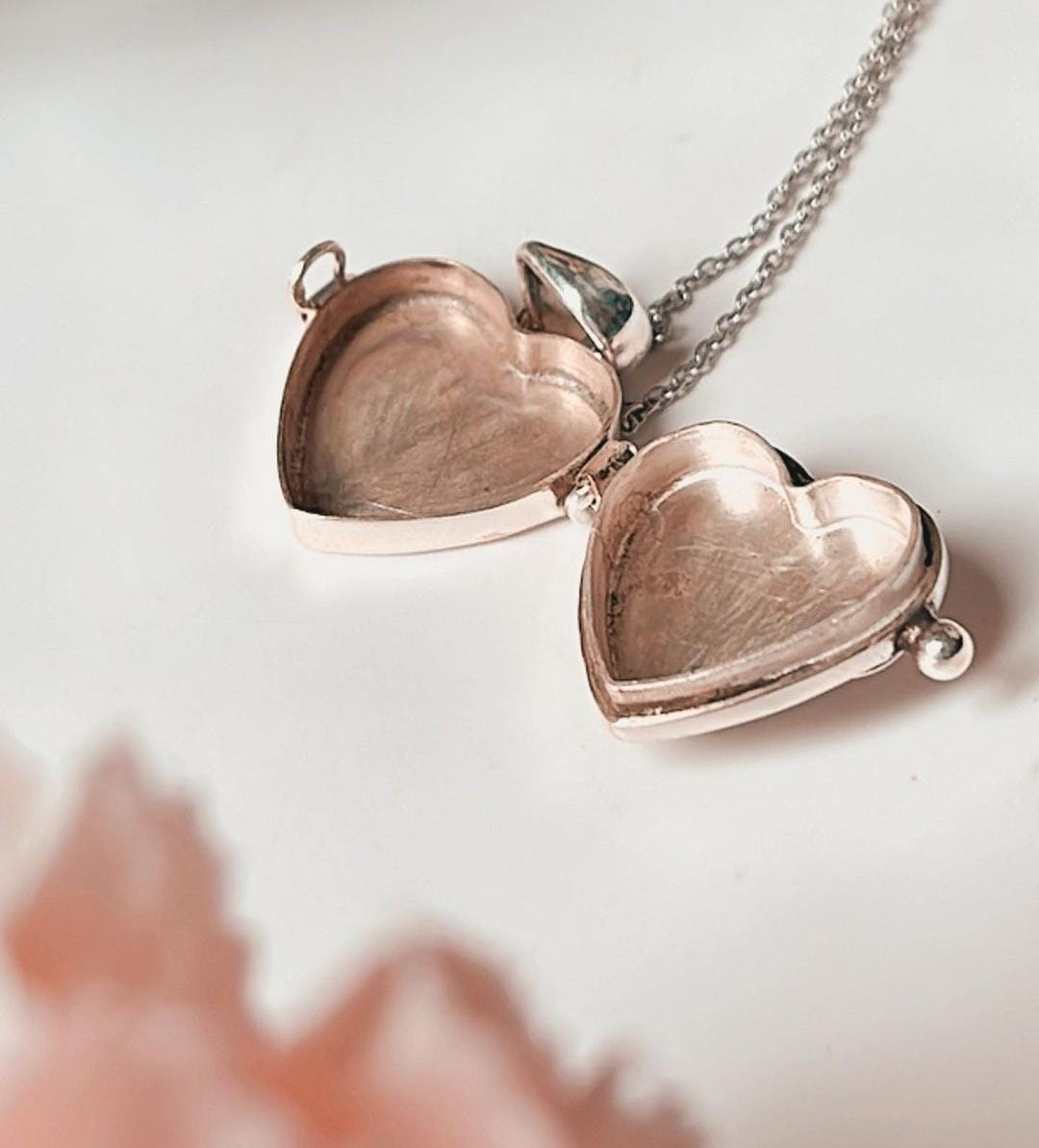 Moonstone Storage Heart Design Silver Pendant