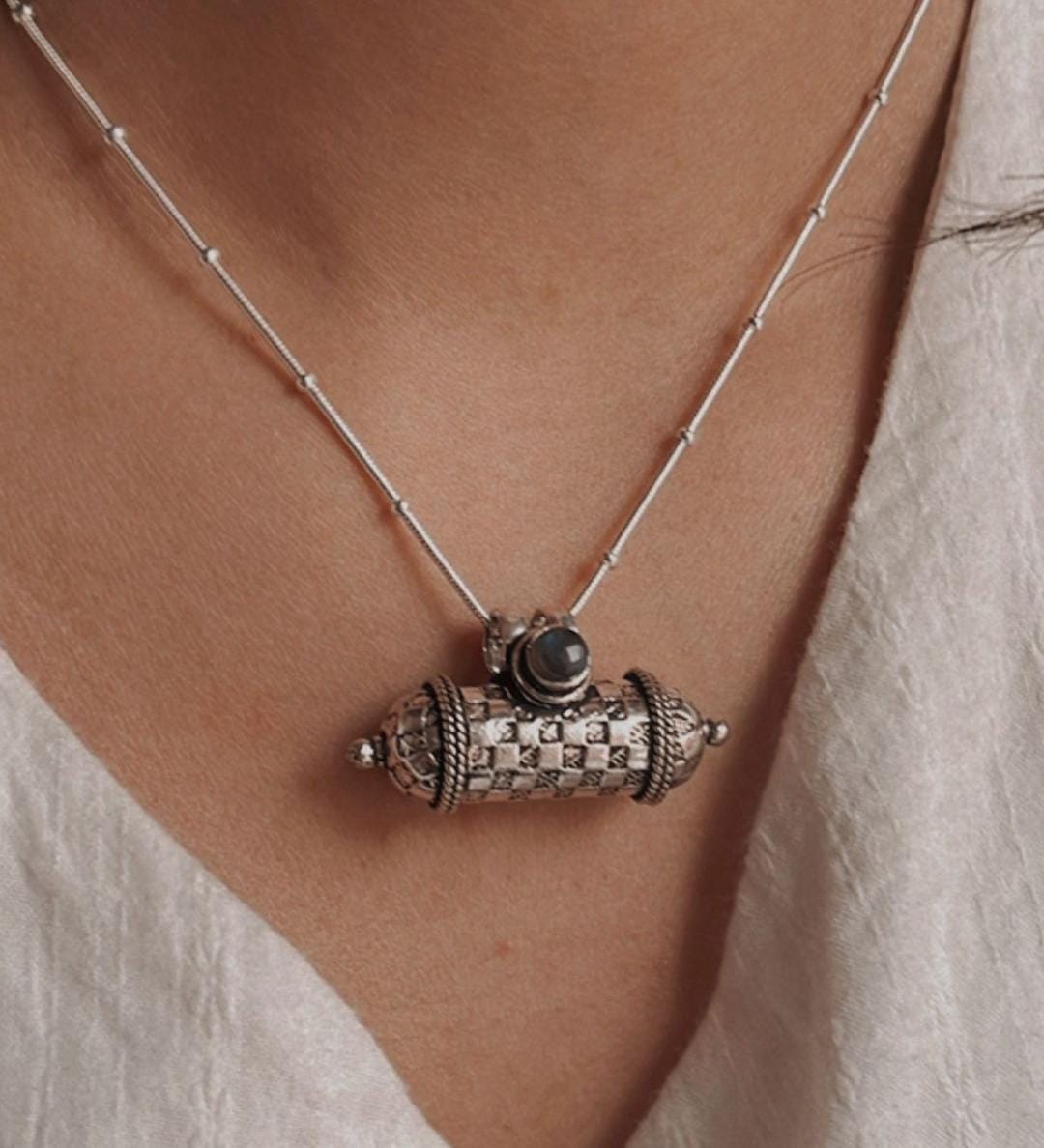 Handcrafted Labradorite Taveez Silver Pendant for Protection