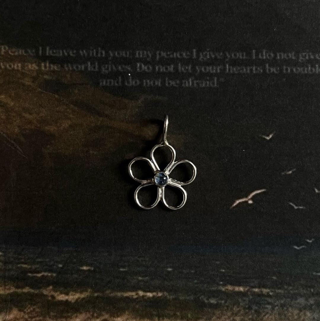 Elegant Moonstone Floral Dream Silver Pendant