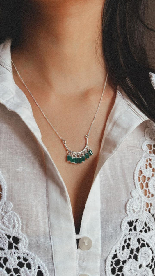 Elegant green onyx gemstone necklace in sterling silver