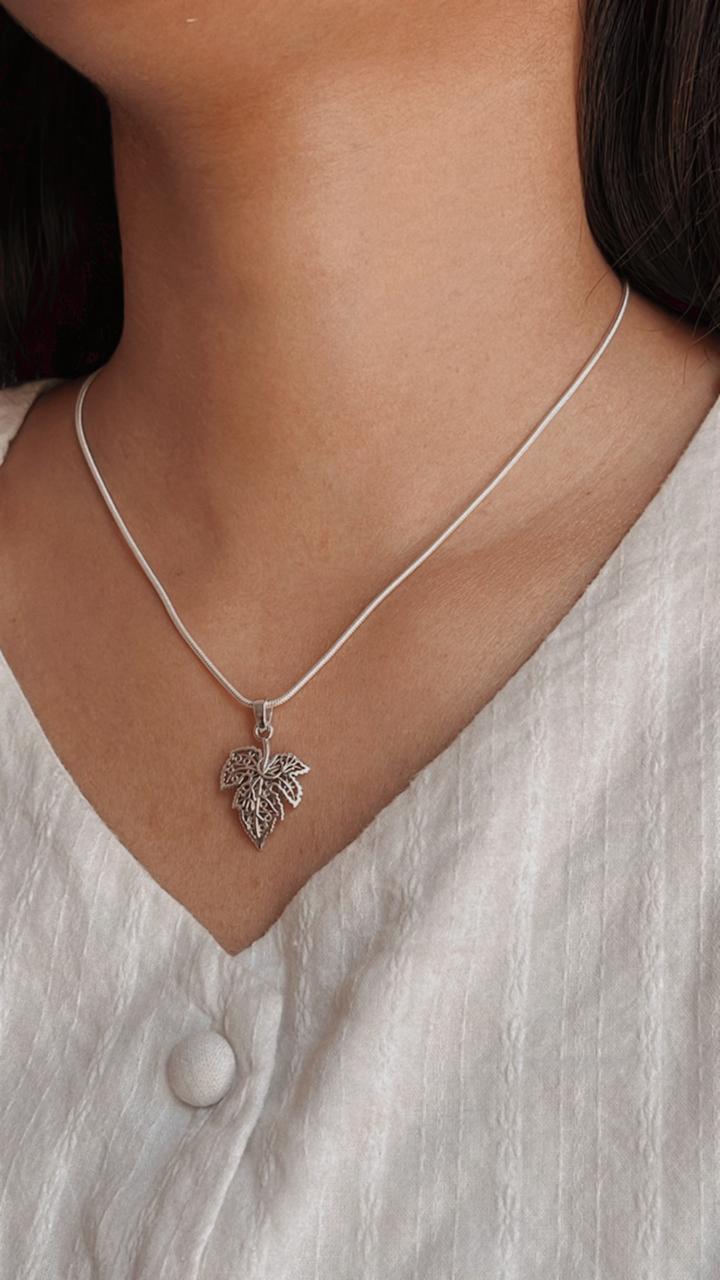 Charming Maple Leaf Filigree Pendant in Sterling Silver