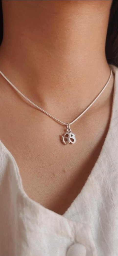 Plain Om Aum Silver Pendant