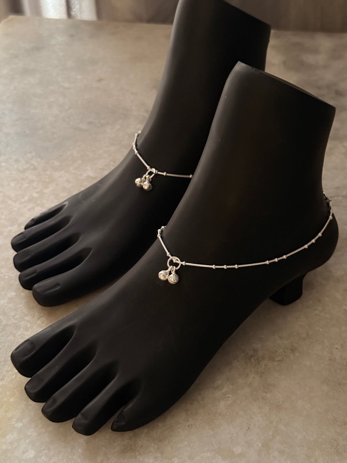 Durable 925 silver anklet with unique snake dot links