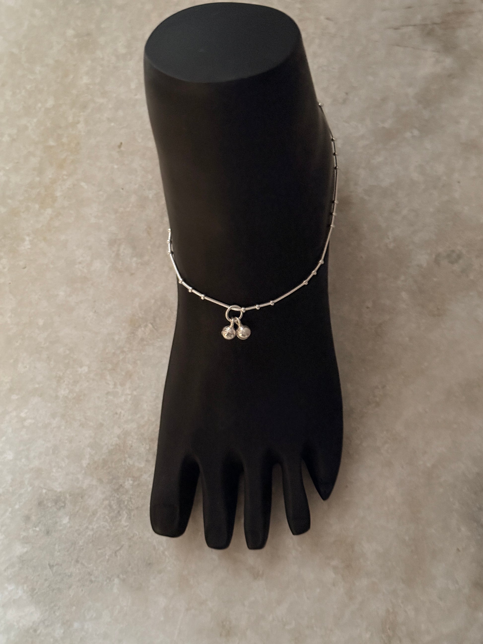 Elegant Chelsi snake dot anklet for women in 925 silver