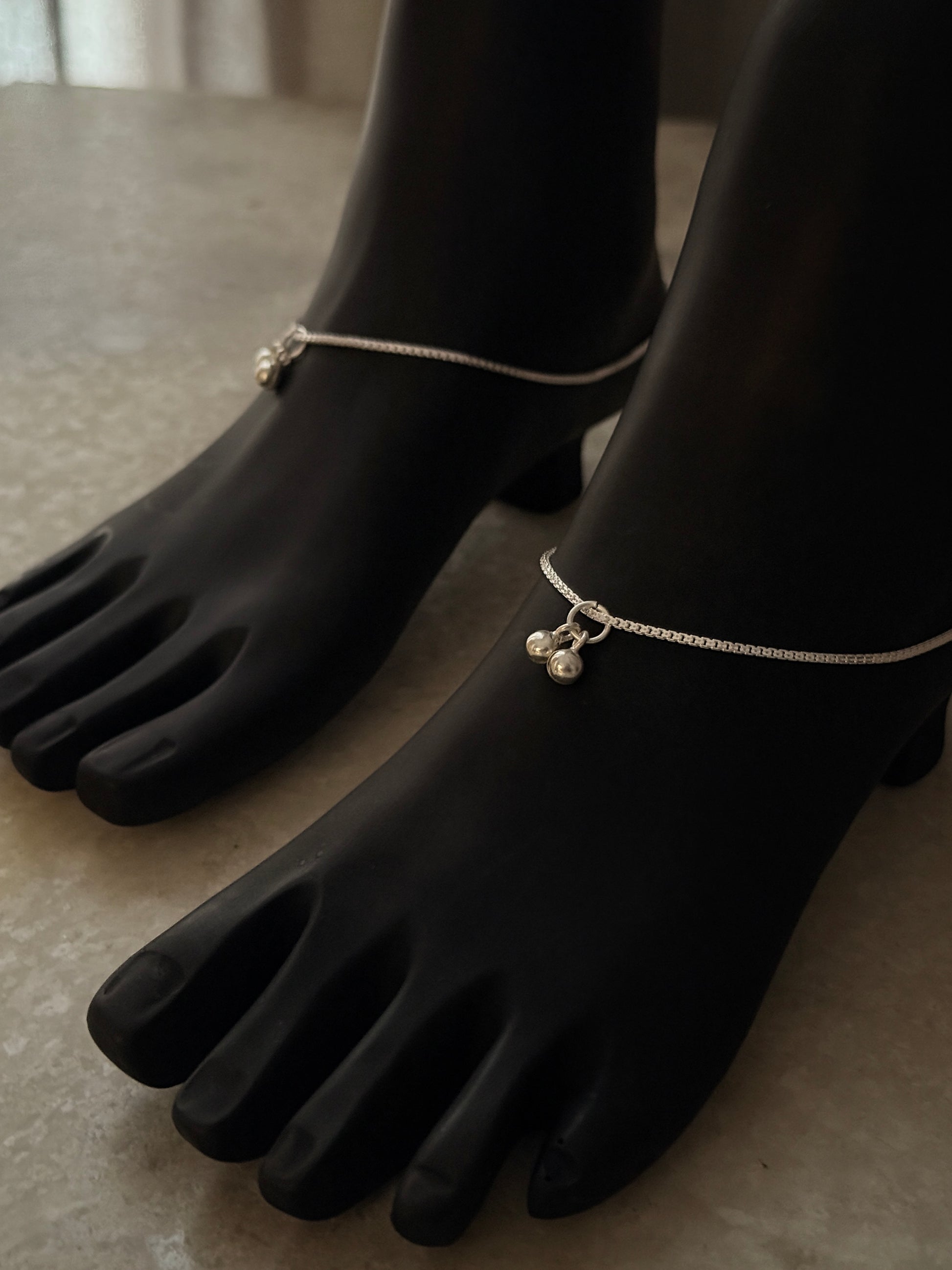  Elegant thin box chain anklet crafted in sterling silver  