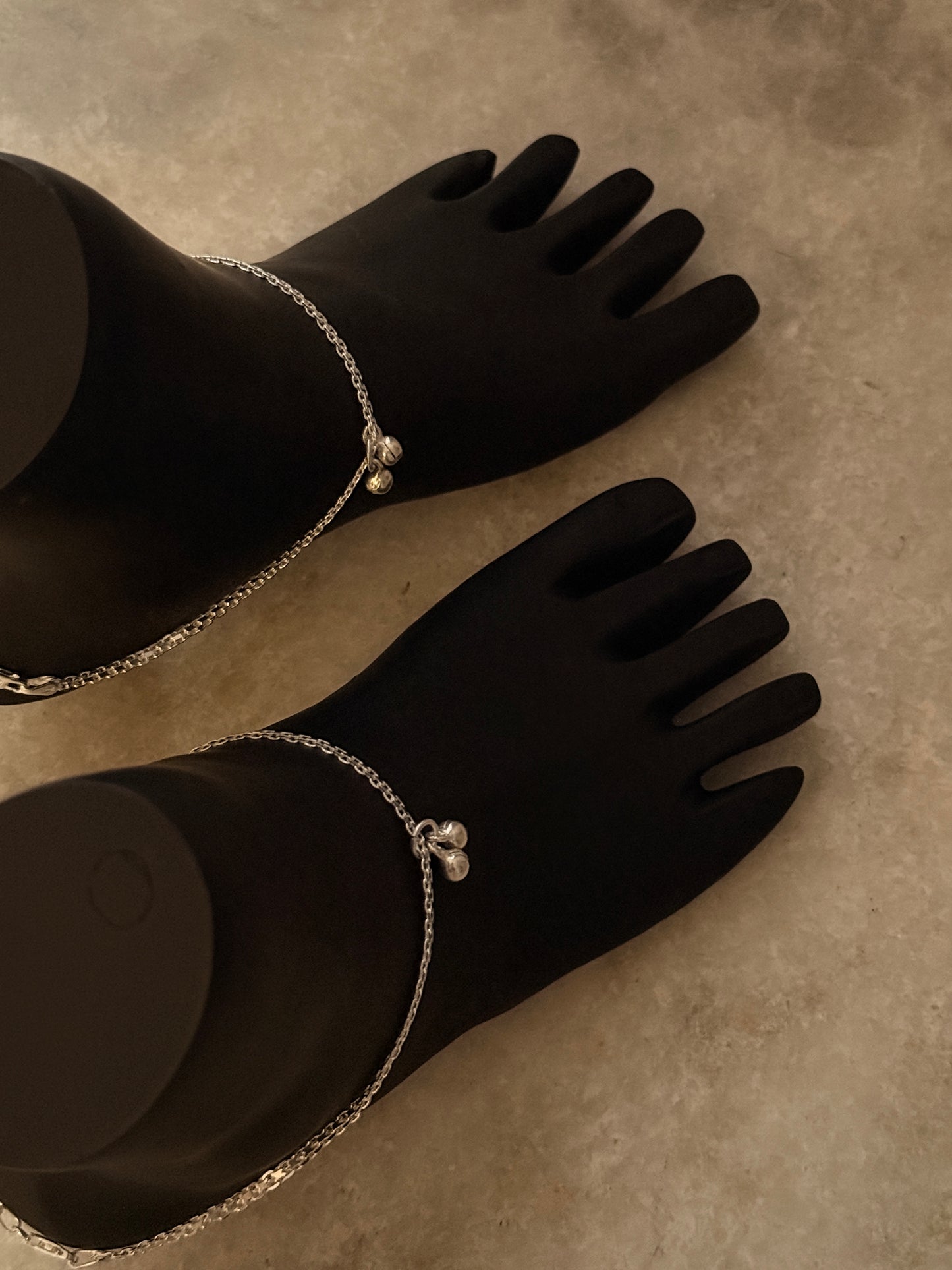 Elegant flat link silver anklet for everyday wear 