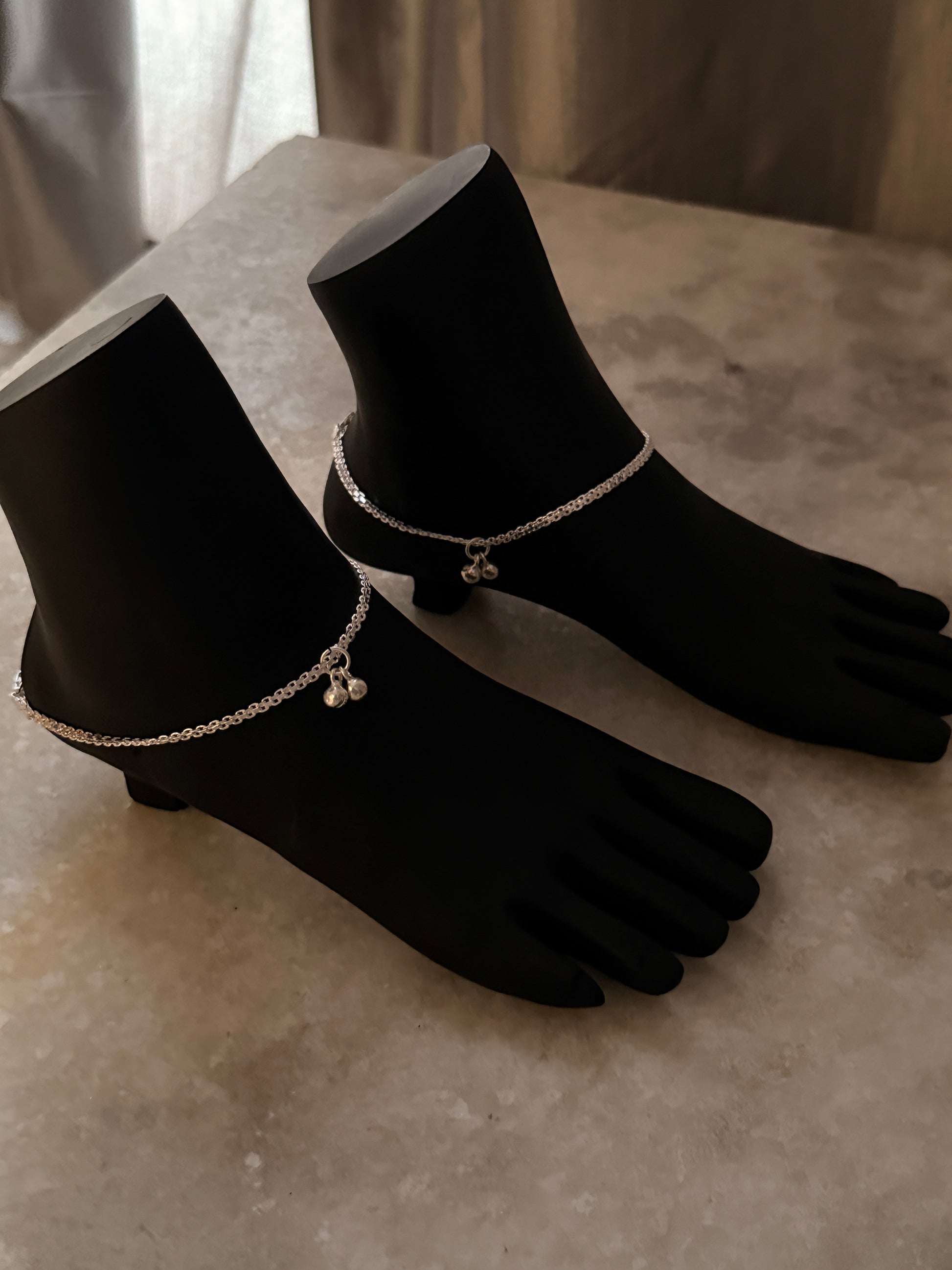 Sleek and simple silver chain anklet for daily use  