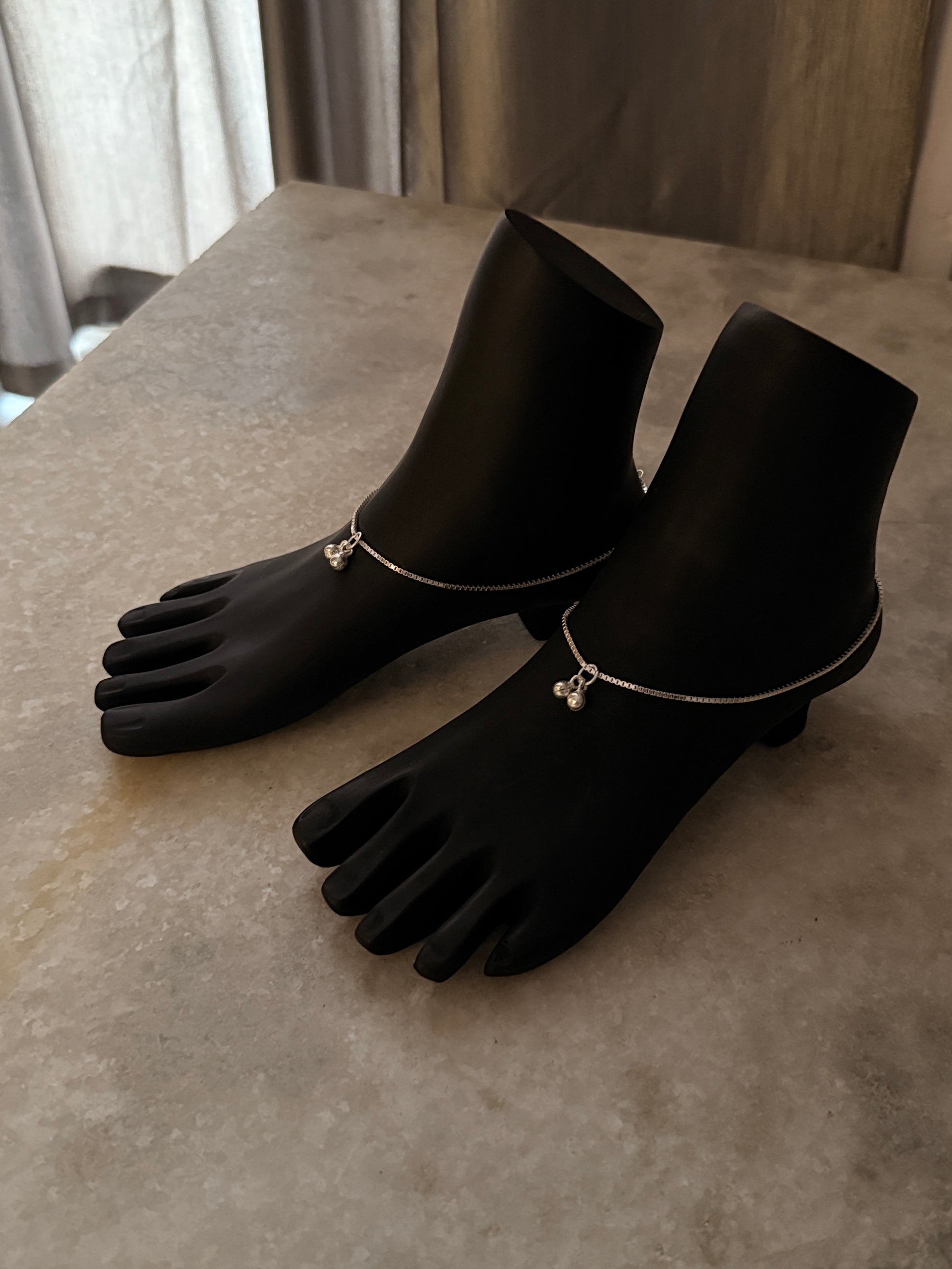 Minimalist silver anklet with medium box links  