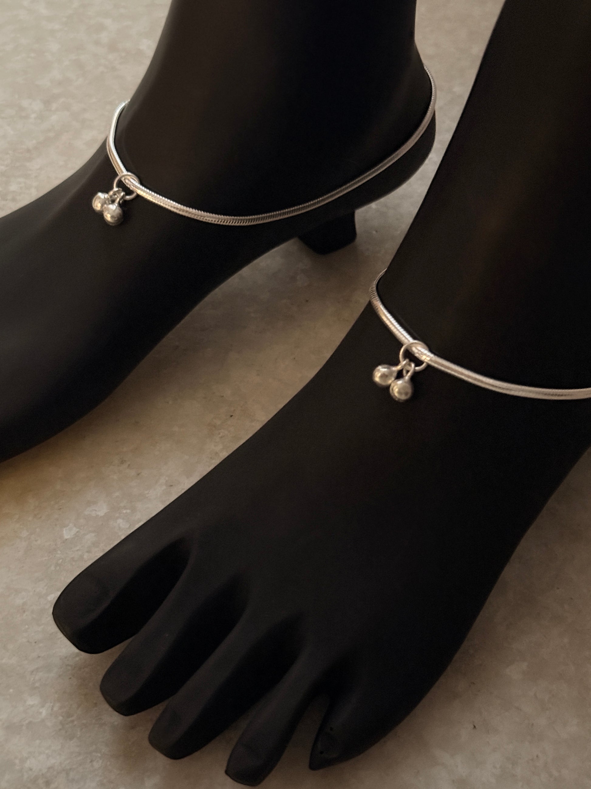 Contemporary chunky silver anklet with flat snake design
