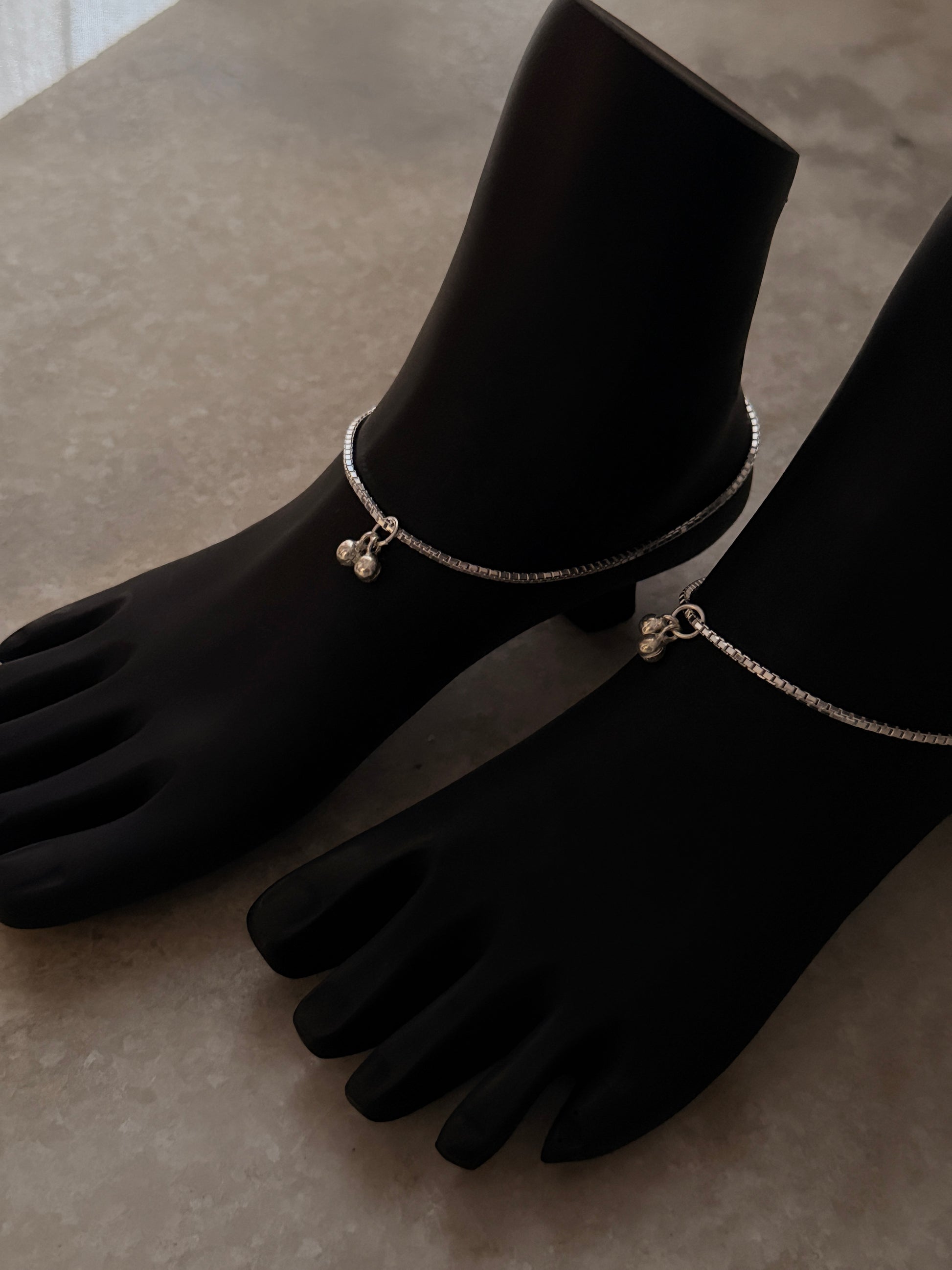  Heavy silver chain anklet with box design  