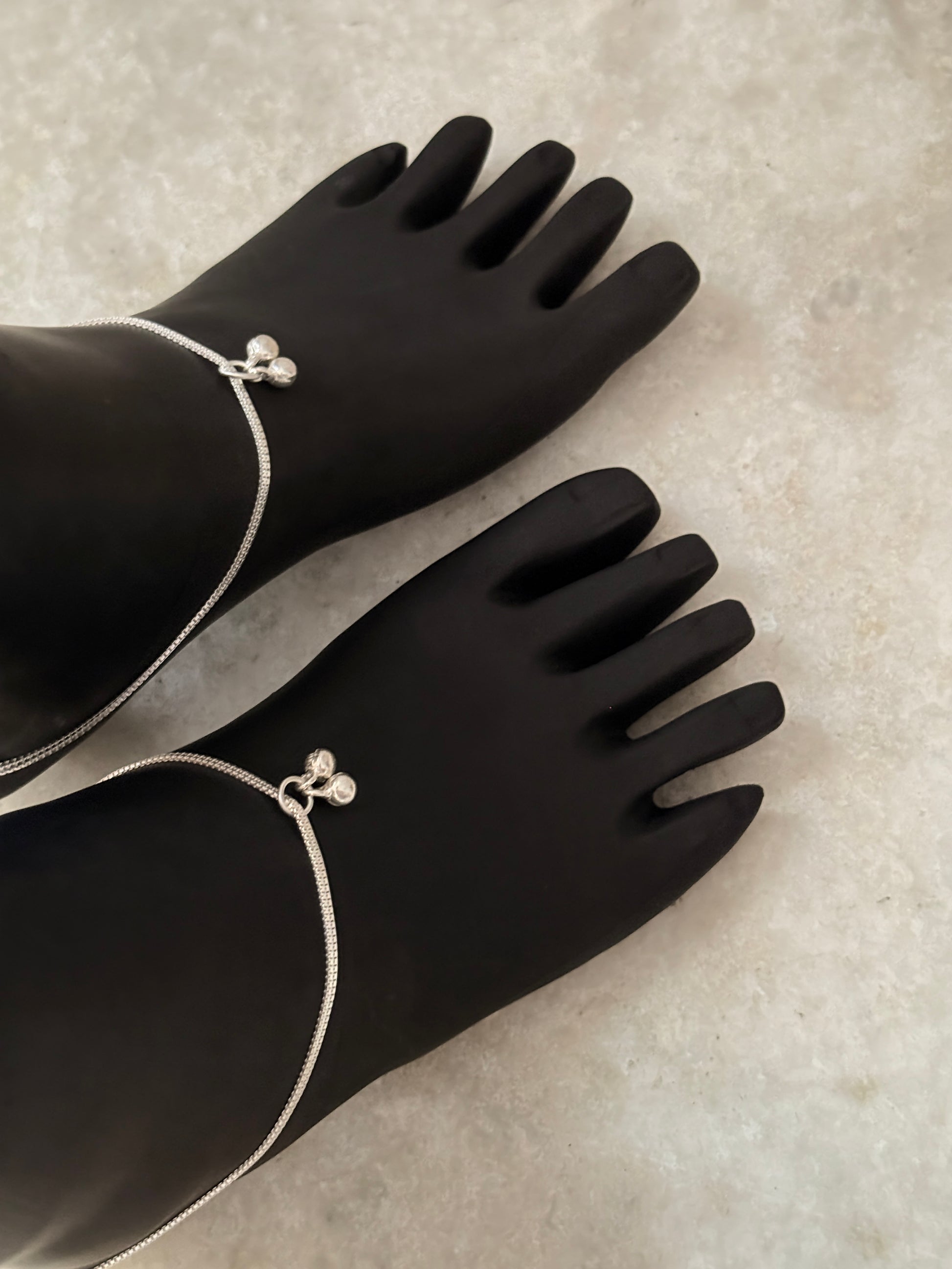 Elegant thin silver anklet for casual and office wear