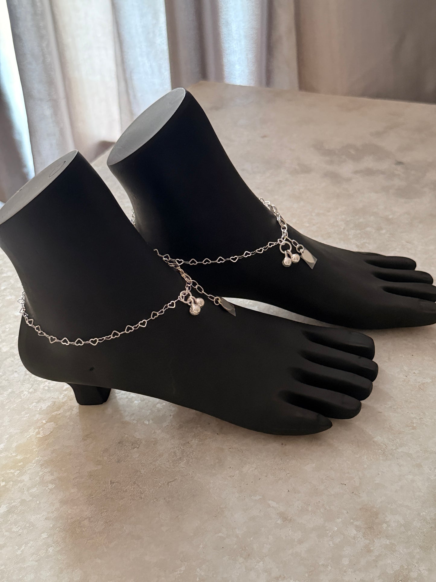 Romantic 925 silver anklet with interlinked heart design