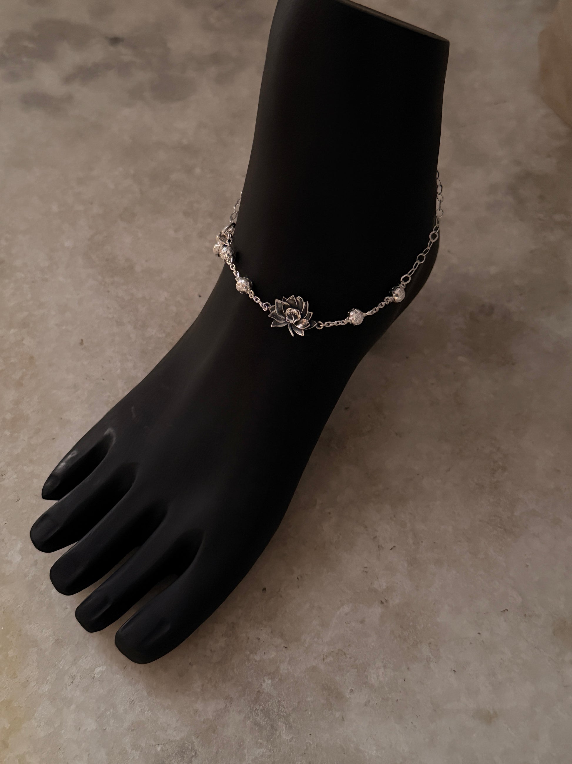 Elegant handcrafted 925 silver anklet with lotus design  