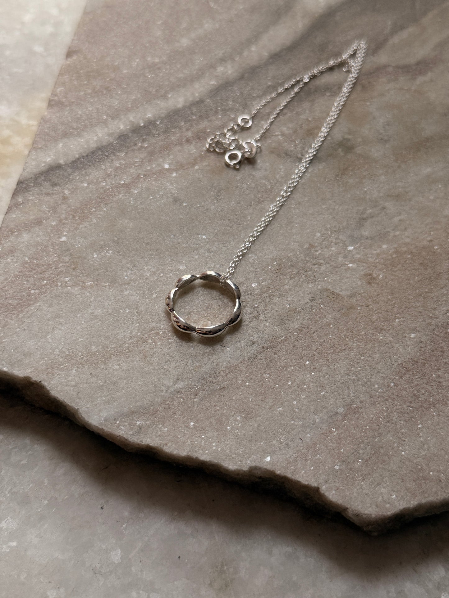 Stylish Flower Edge pendant necklace in sterling silver  