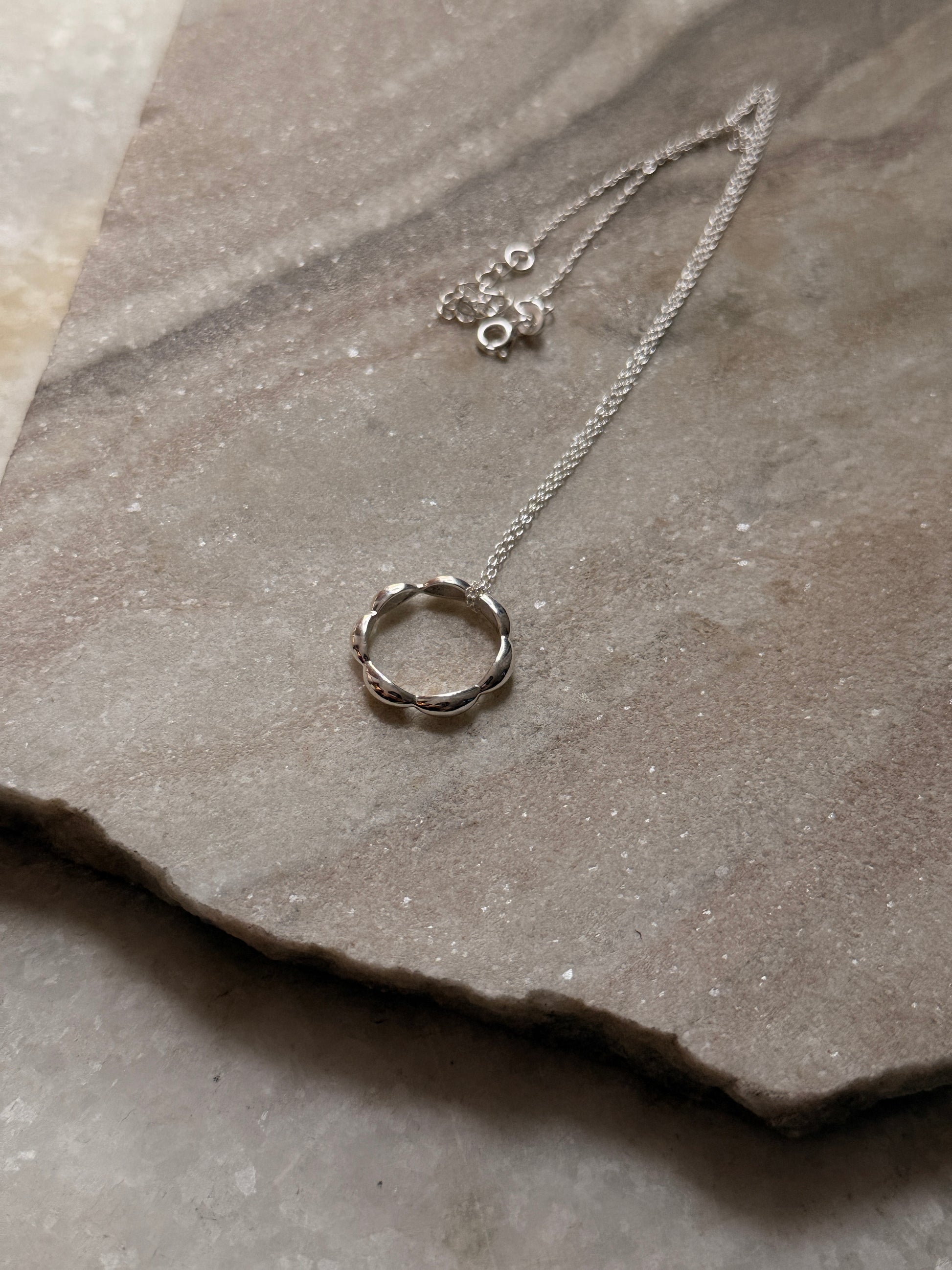 Stylish Flower Edge pendant necklace in sterling silver  