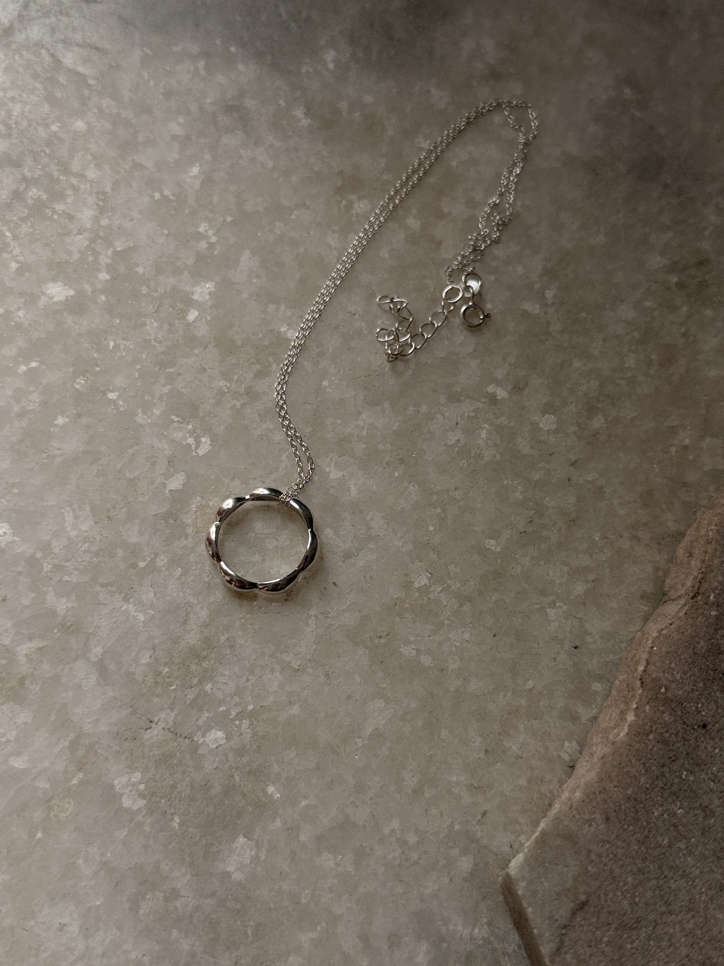 Dainty Flower Edge sterling silver necklace for daily wear
