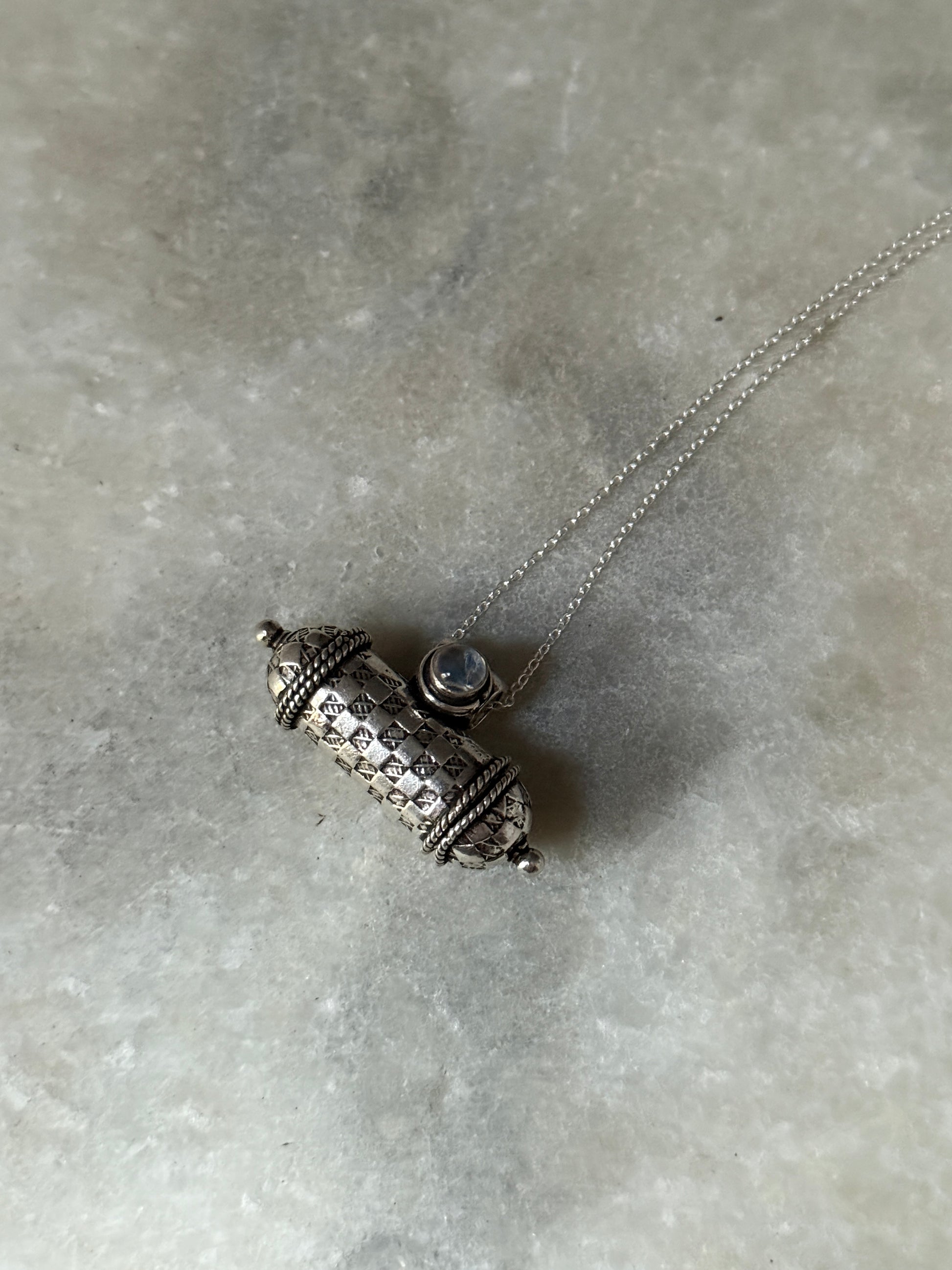 925 sterling silver labradorite taveez pendant  