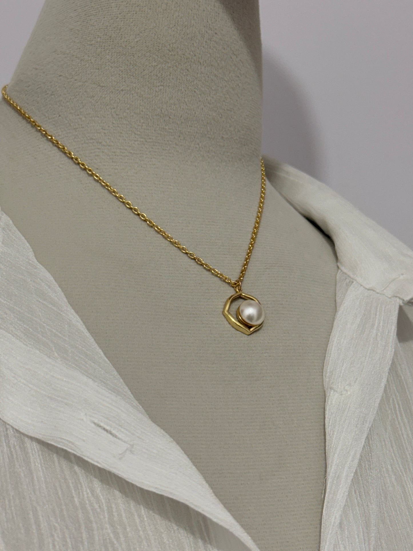 Dainty pearl pendant gold plated 925 sterling silver necklace