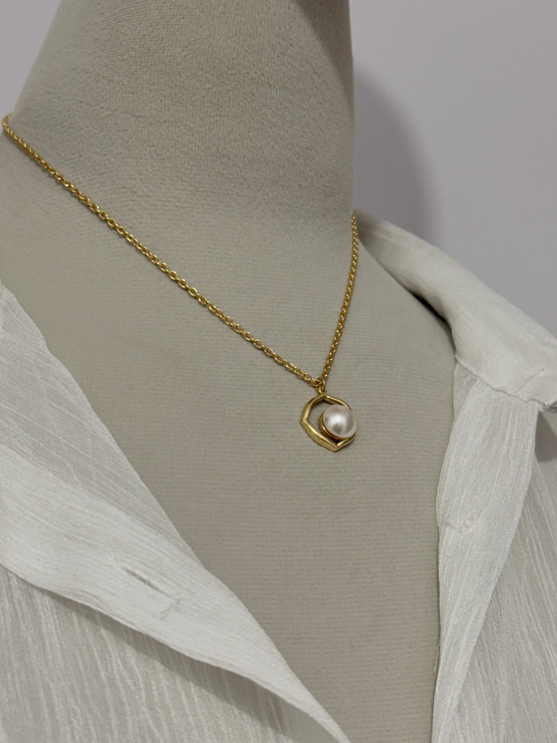 Dainty pearl pendant gold plated 925 sterling silver necklace