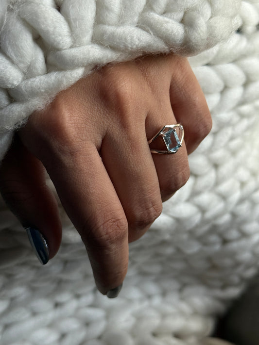 Blue Topaz Rectangle Double Chevron Vintage Style 925 Sterling Silver Ring